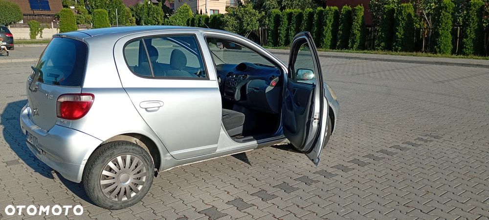 Toyota Yaris - 9