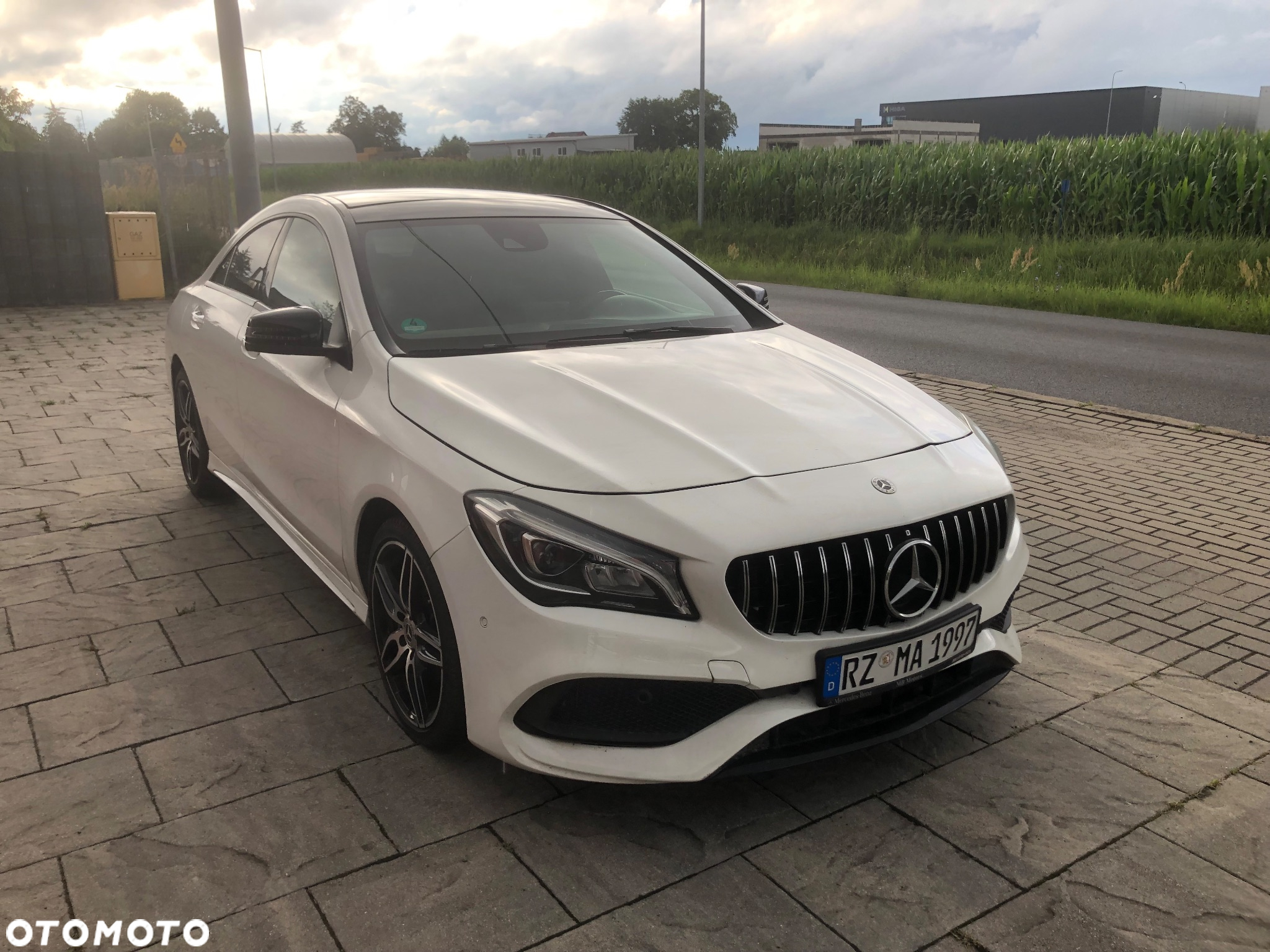 Mercedes-Benz CLA 200 AMG Line - 3