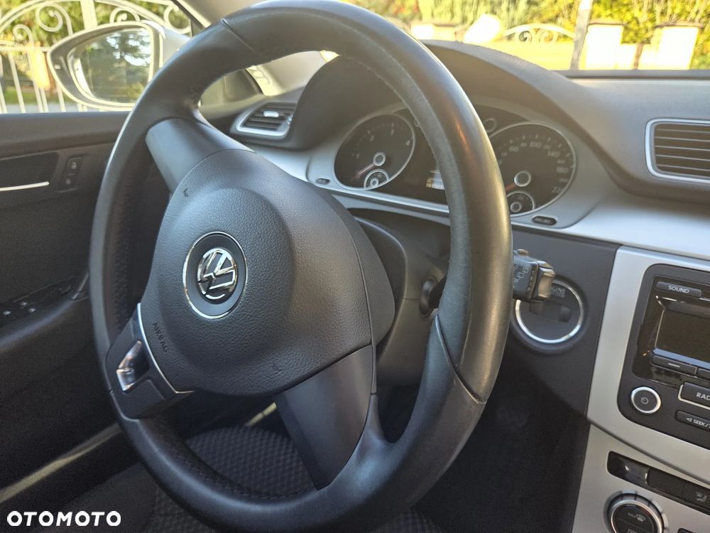 Volkswagen Passat 1.6 TDI Trendline - 17
