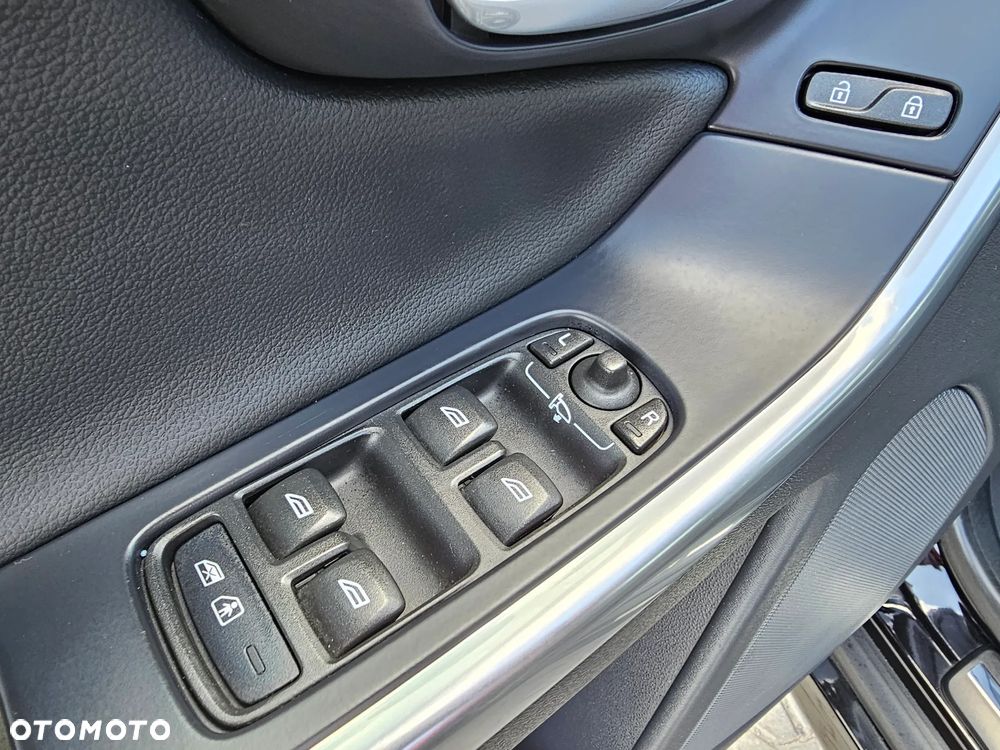 Volvo XC 60 D3 Geartronic Summum - 29