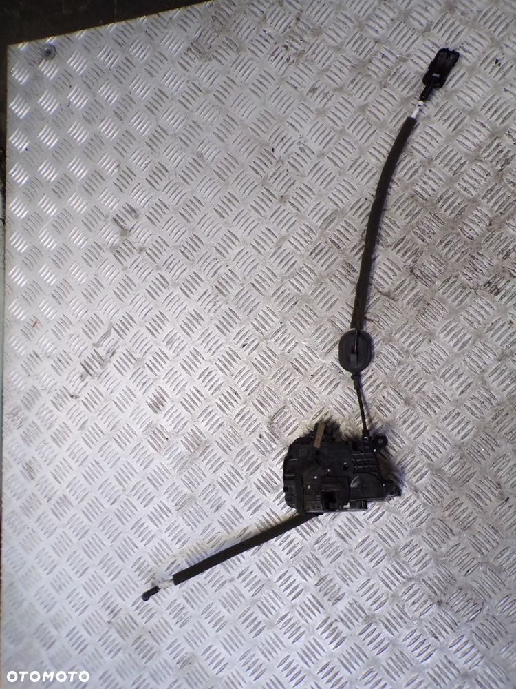 ZAMEK DRZWI LEWY PRZÓD RENAULT TWINGO III 805030700R