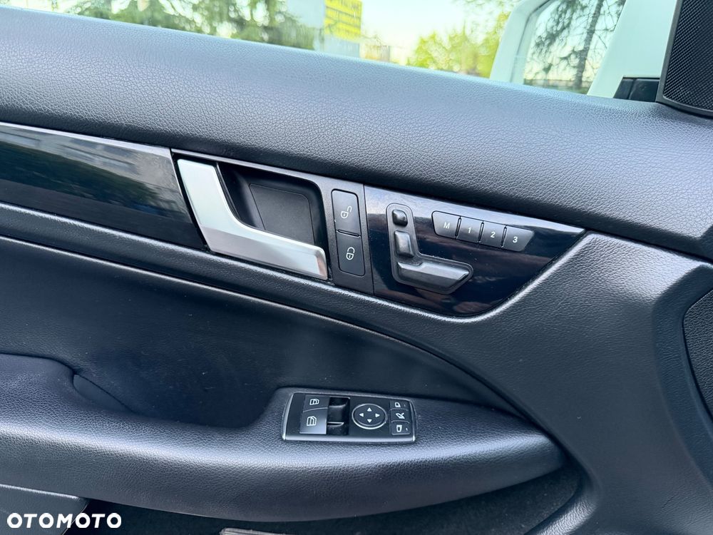 Mercedes-Benz Klasa C 250 7G-TRONIC Edition - 19