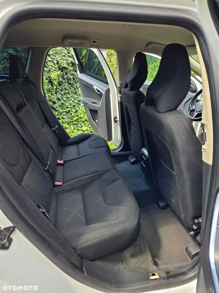 Volvo XC 60 D4 Geartronic Kinetic - 12