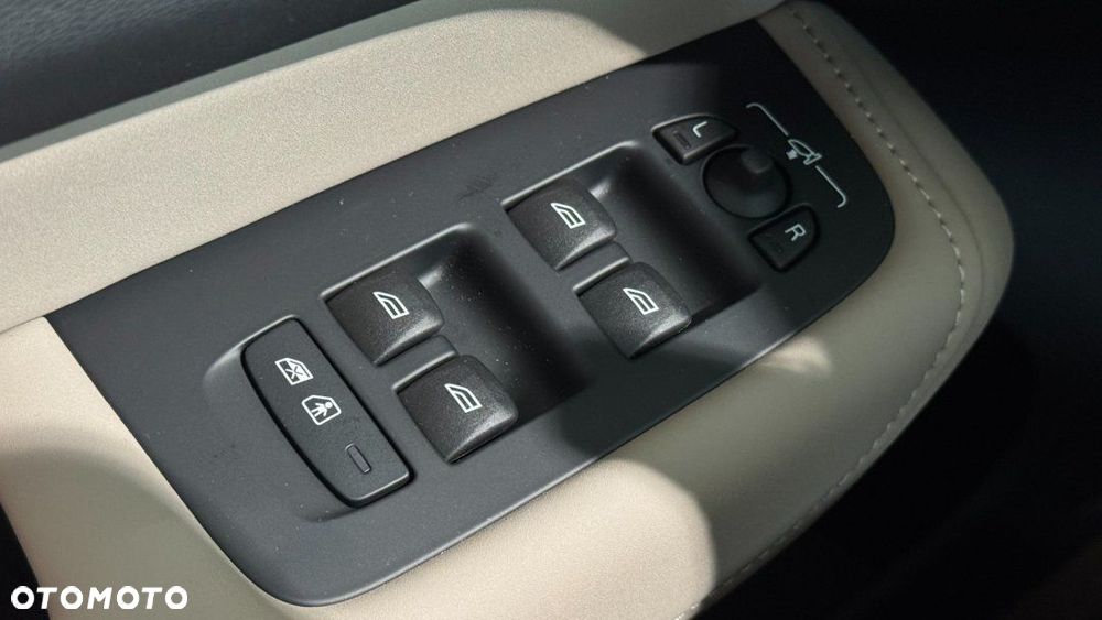 Volvo XC 60 - 22