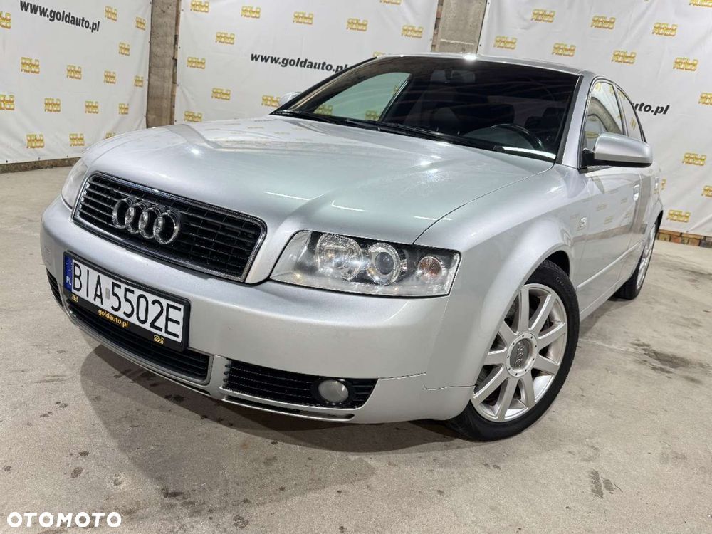 Audi A4 Limousine - 1