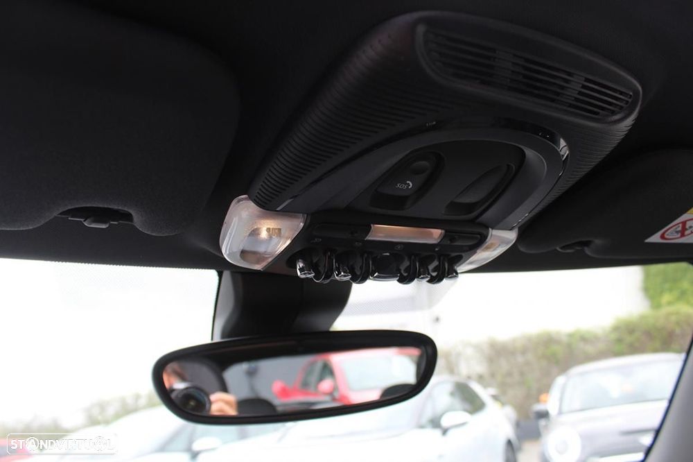 MINI 3 Portas Cooper SE Essential - 39