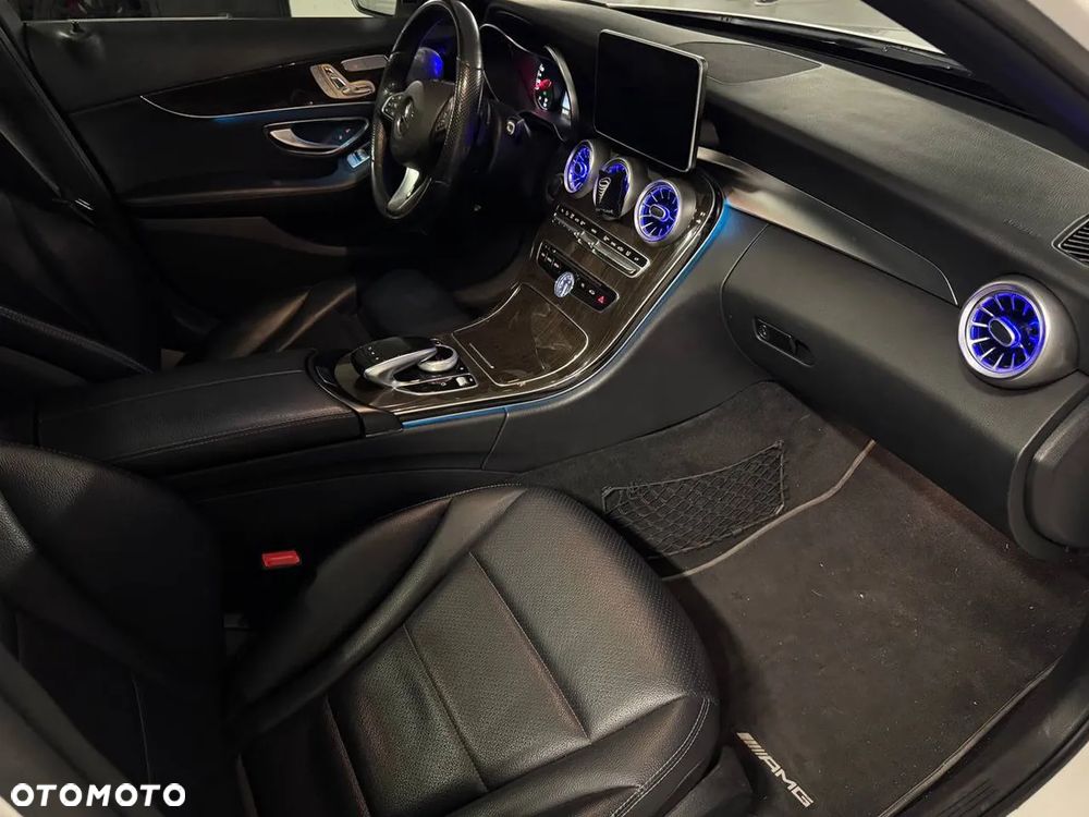 Mercedes-Benz Klasa C 300 9G-TRONIC - 7