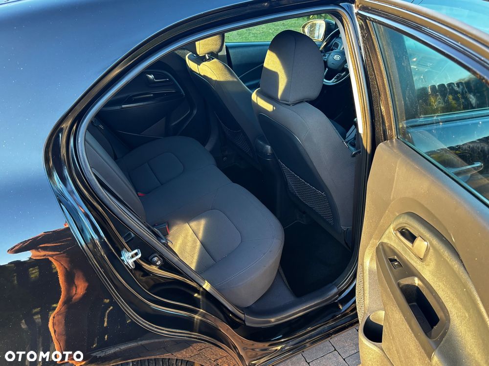 Kia Rio - 30