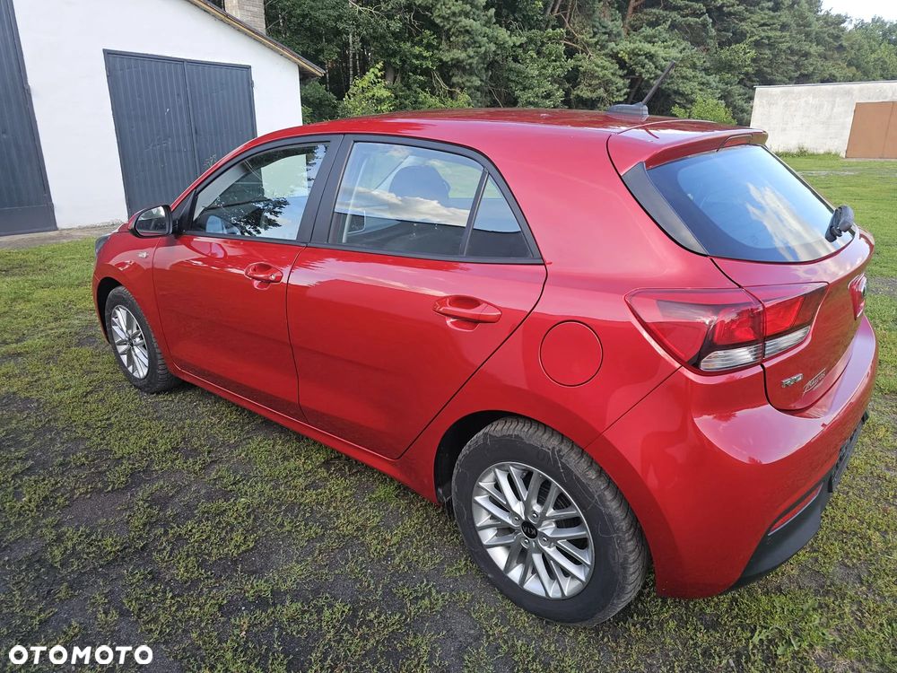 Kia Rio 1.2 L - 10