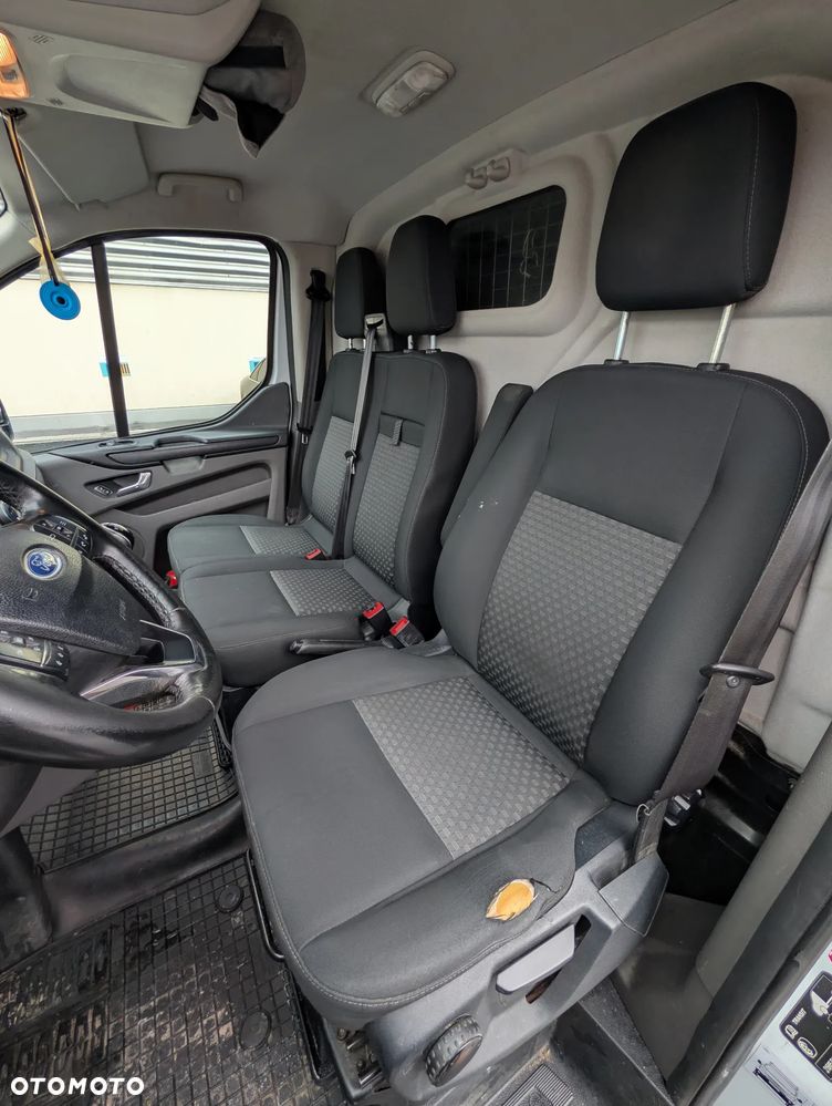 Ford TRANSIT CUSTOM - 12