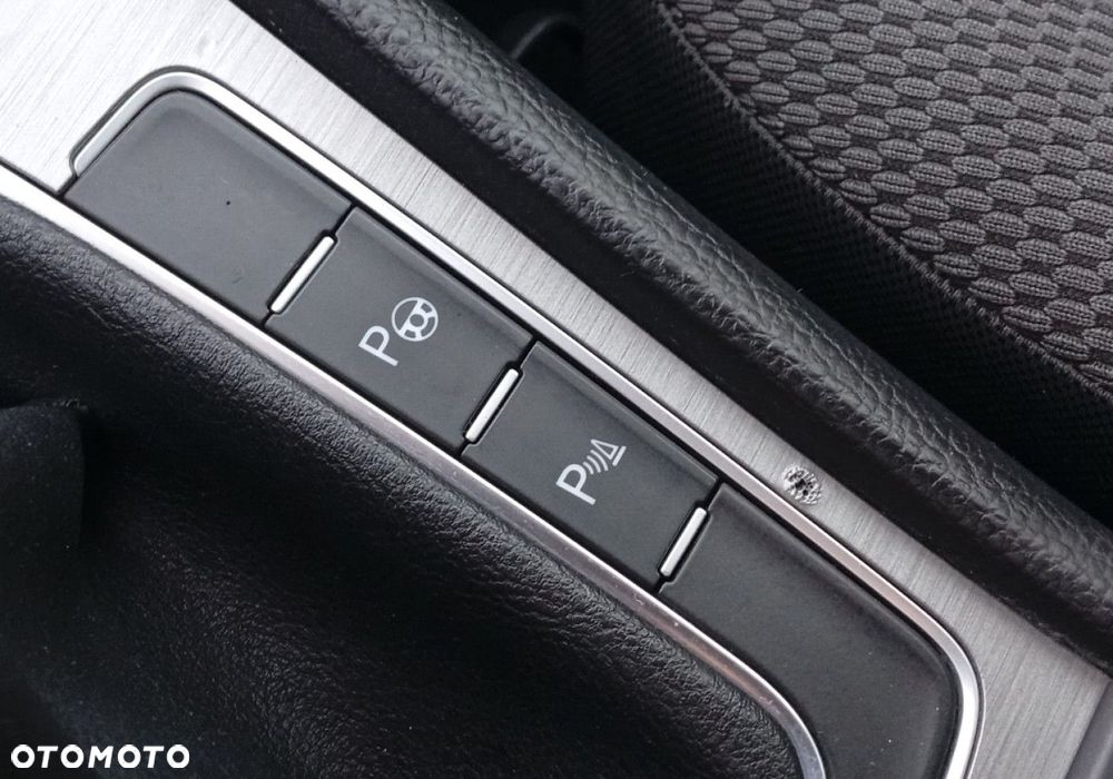 Volkswagen Golf - 29