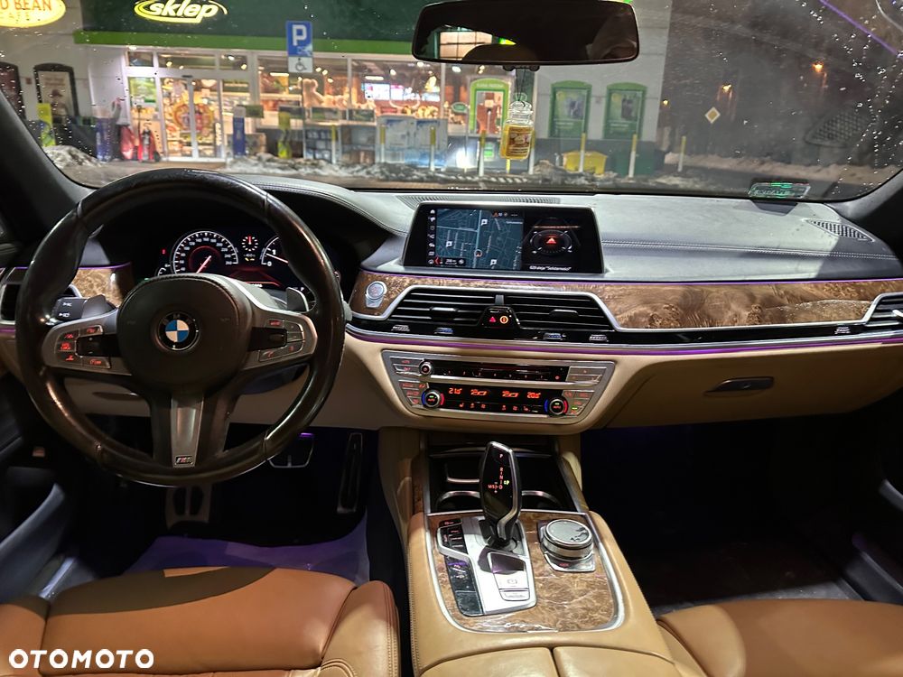 BMW Seria 7 740Li - 8