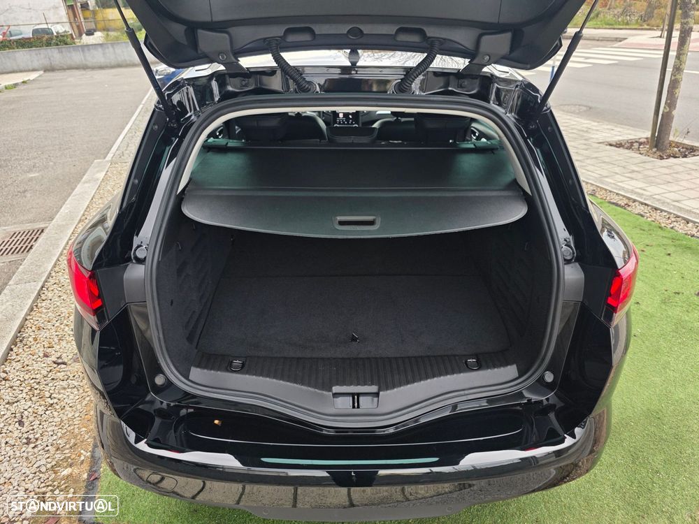 Renault Mégane Sport Tourer - 28