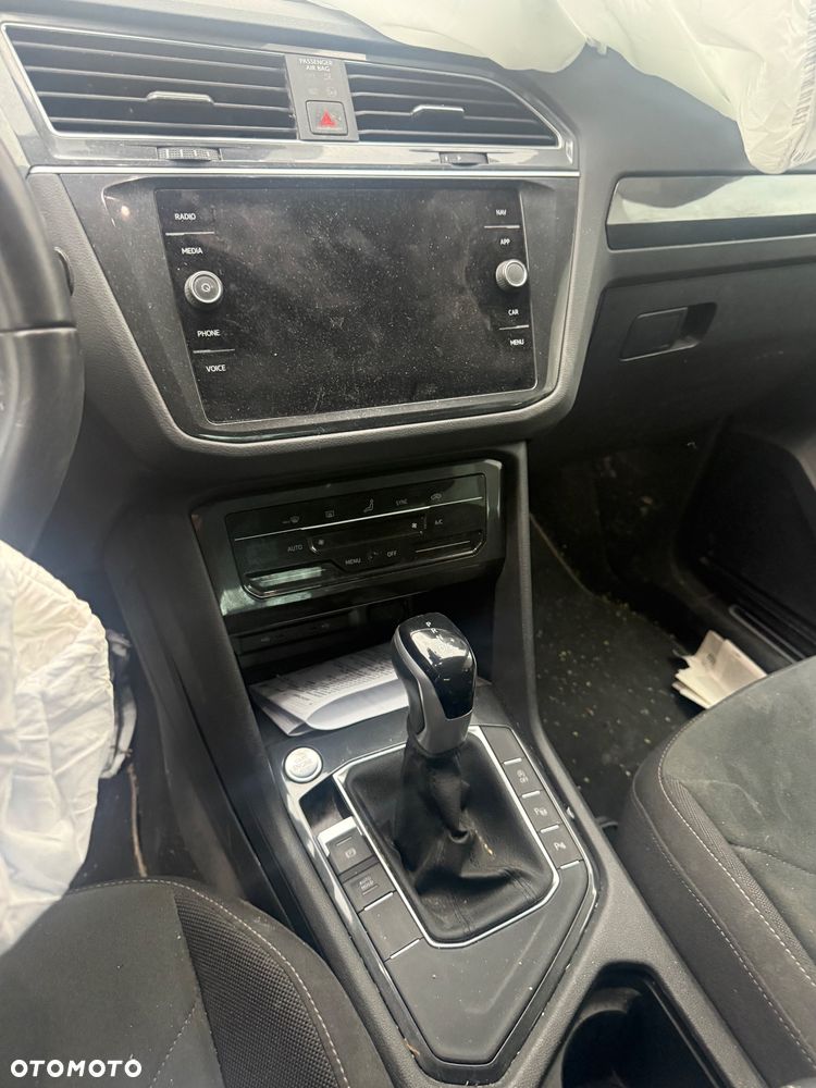 Volkswagen Tiguan 2.0 TDI SCR 4MotION DSG R-Line - 12