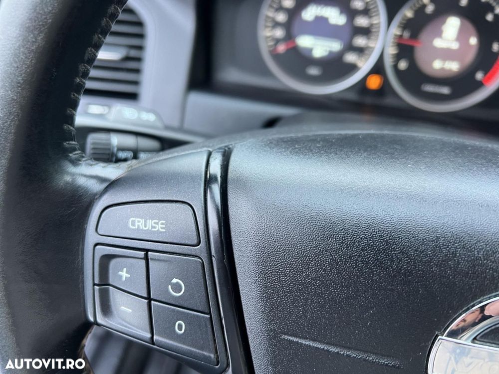 Volvo XC 60 DRIVe Momentum - 22