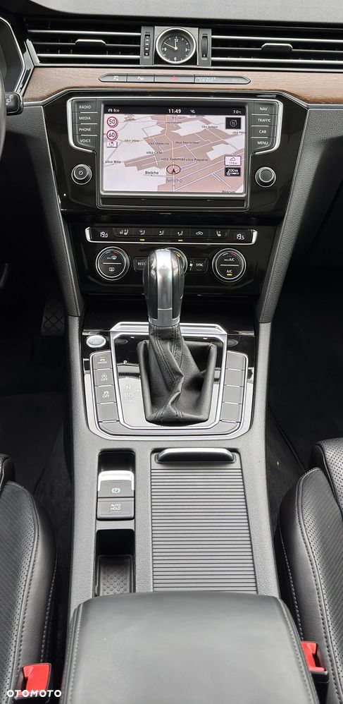 Volkswagen Passat - 35