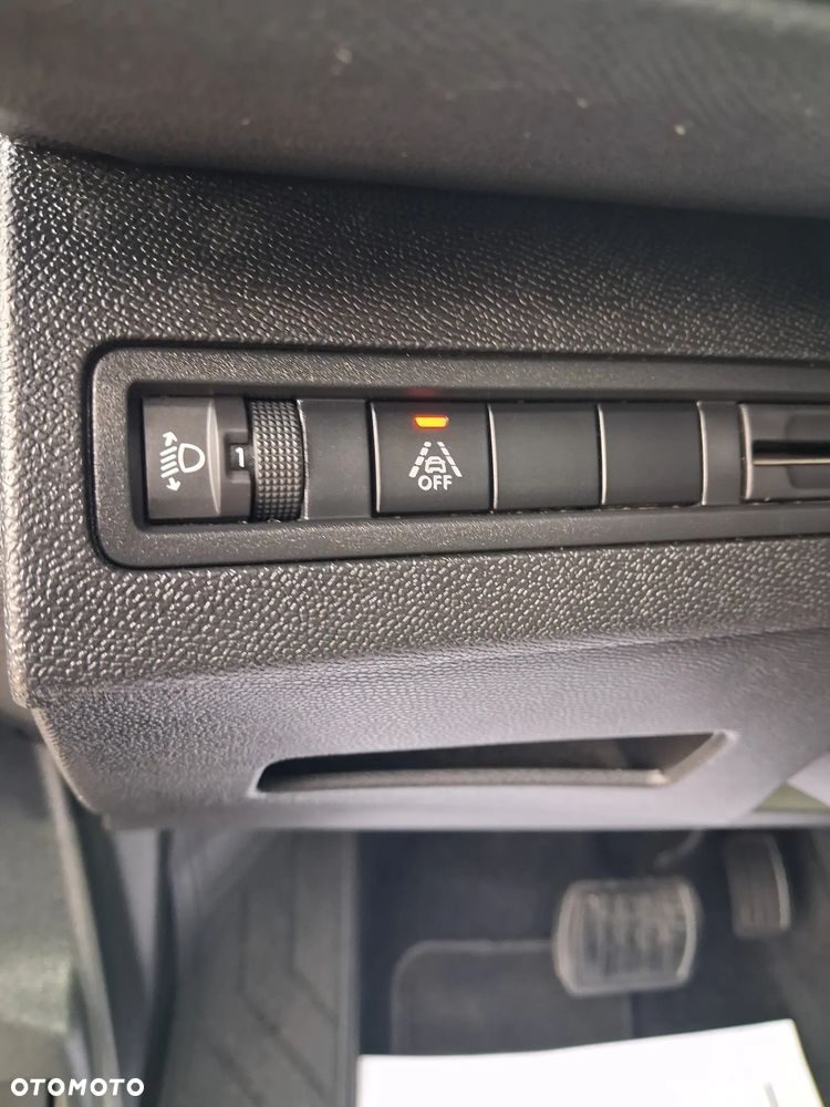 Peugeot 3008 BlueHDi 130 Stop & Start EAT8 Allure - 28