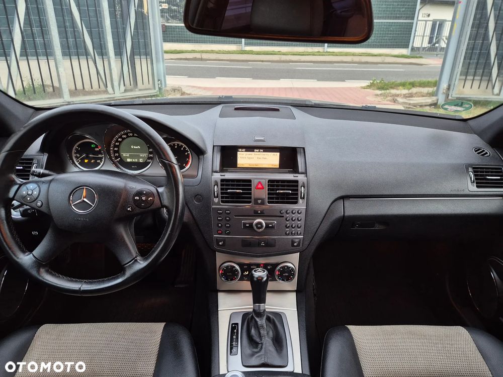 Mercedes-Benz Klasa C 180 Kompressor Automatik BlueEFFICIENCY Avantgarde - 21