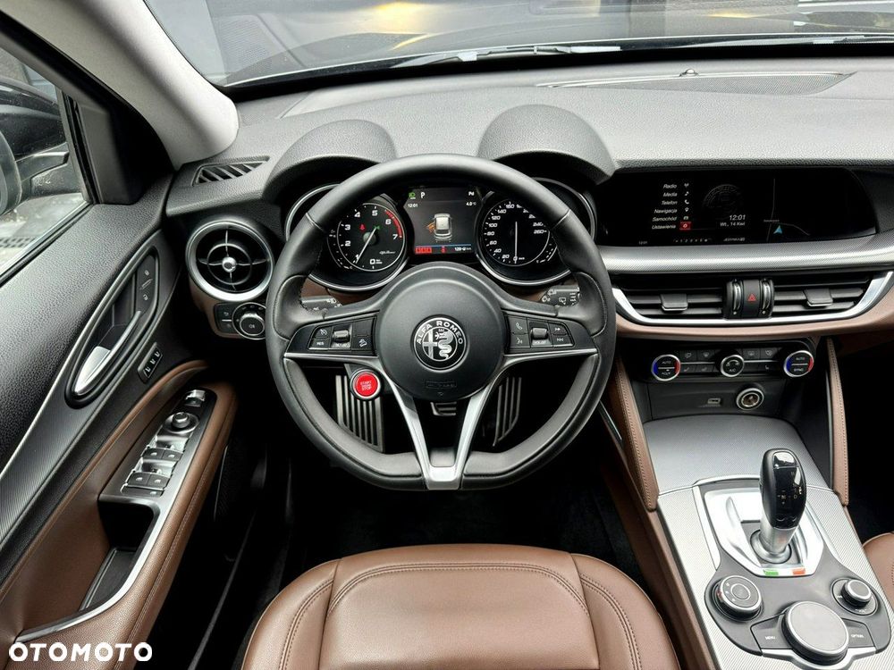 Alfa Romeo Stelvio - 9