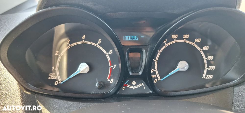 Ford Tourneo Courier 1.0 EcoBoost Trend - 10