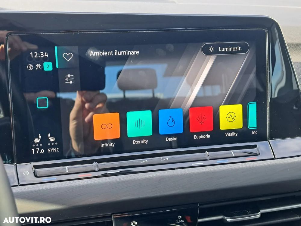 Volkswagen Golf 1.5 eTSI ACT DSG MHEV Style - 23