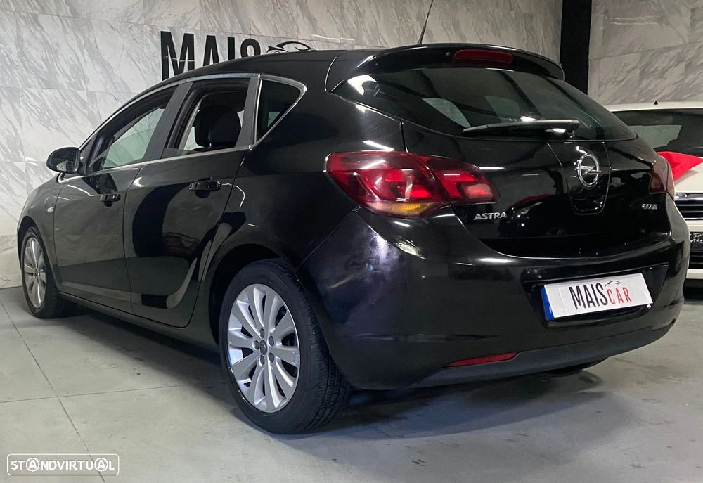Opel Astra 1.3 CDTI Cosmo - 4