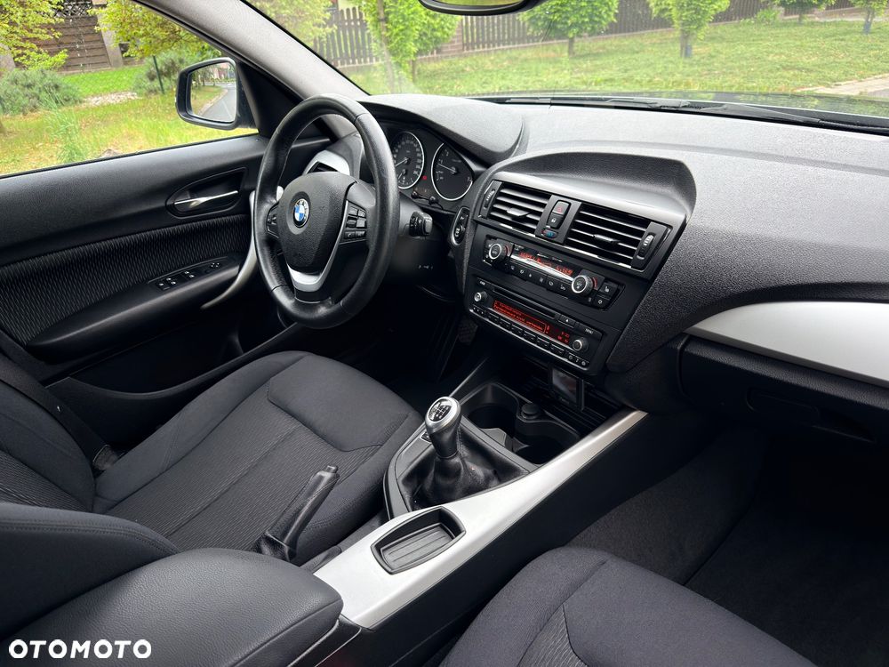 BMW Seria 1 118i Sport Line - 25