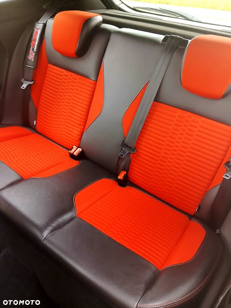 Ford Fiesta 1.6 EcoBoost ST - 21