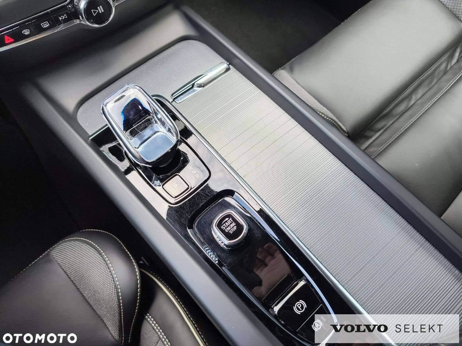 Volvo V60 Cross Country - 38