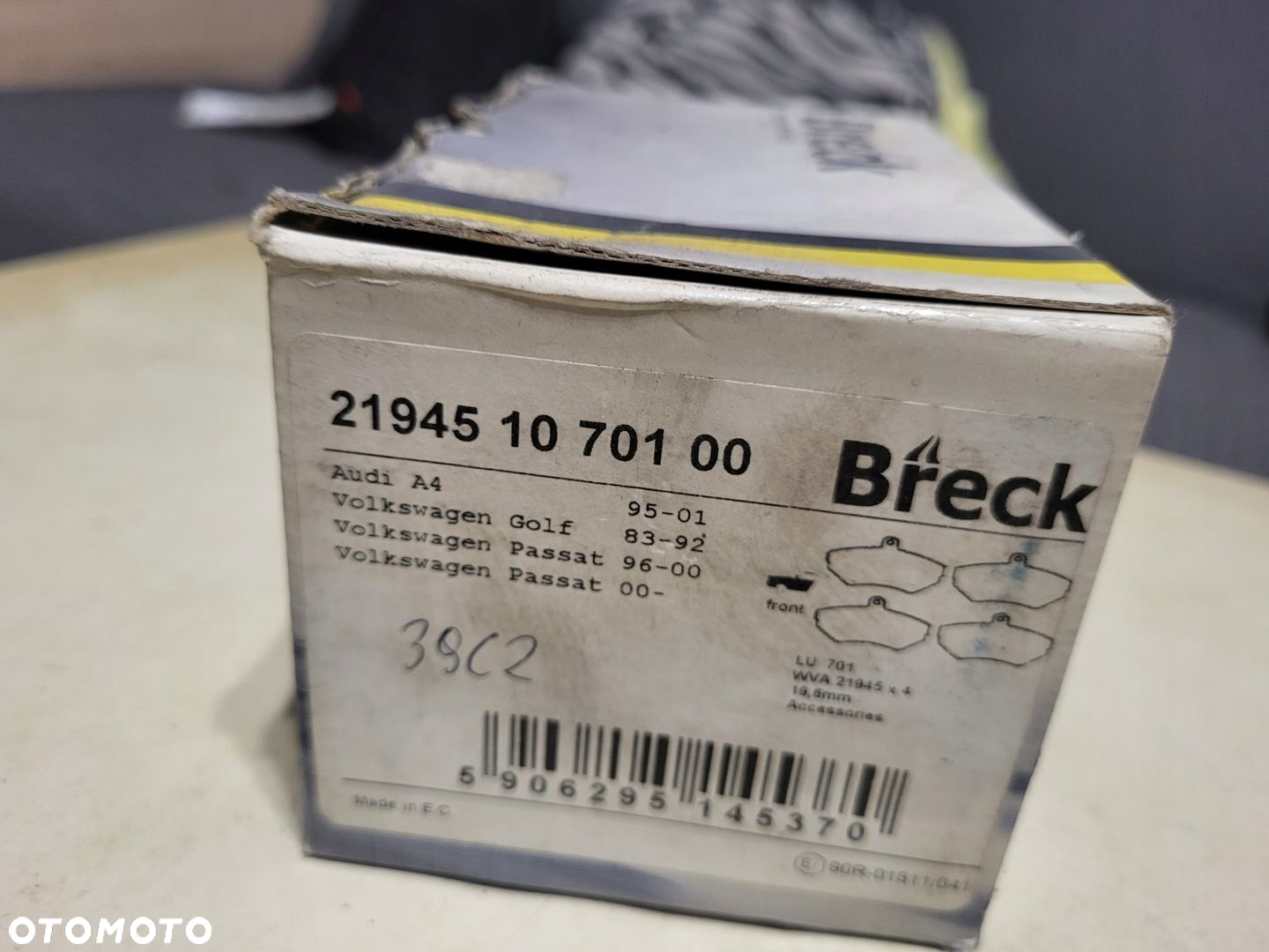 KLOCKI PRZÓD AUDI A4 B5 PASSAT B5 BRECK - 2
