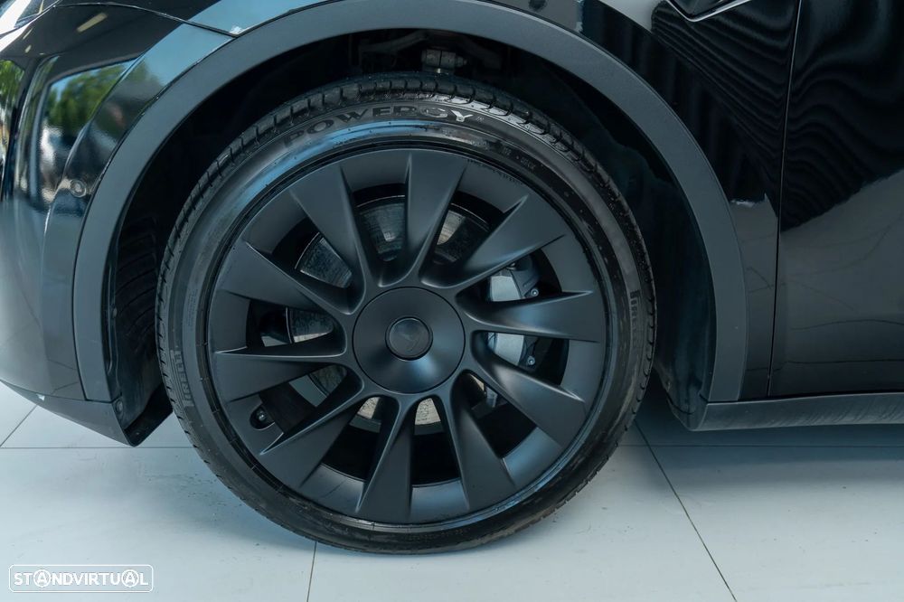 Tesla Model Y Long Range Dual Motor AWD - 34