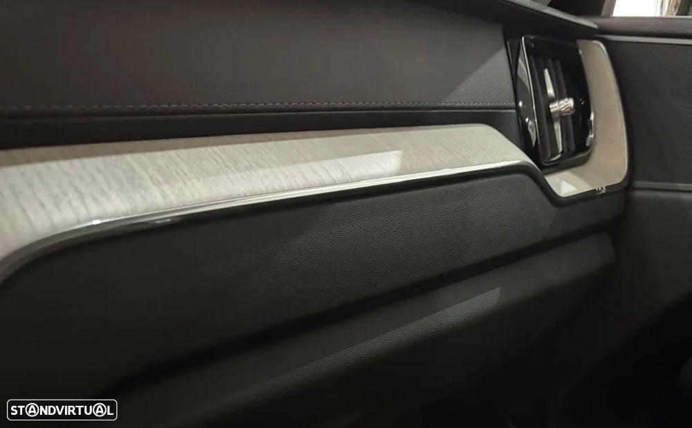 Volvo XC 60 2.0 D4 Inscription AWD Geartronic - 30