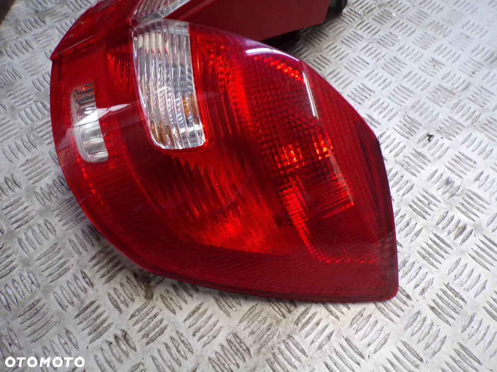 LAMPA PRAWY TYŁ SKODA FABIA II HB - 1