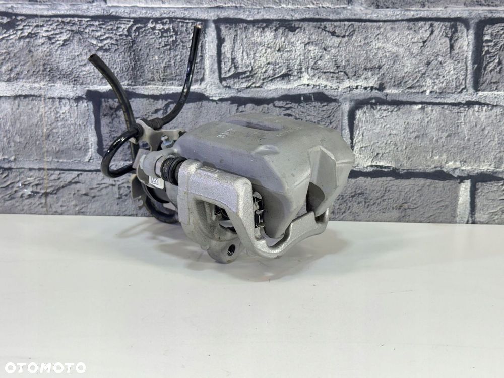 ZACISK HAMULCOWY PRAWY TYŁ TYLNY BMW G01 X3 G02 X4 42/20/330 JAK NOWY - 1