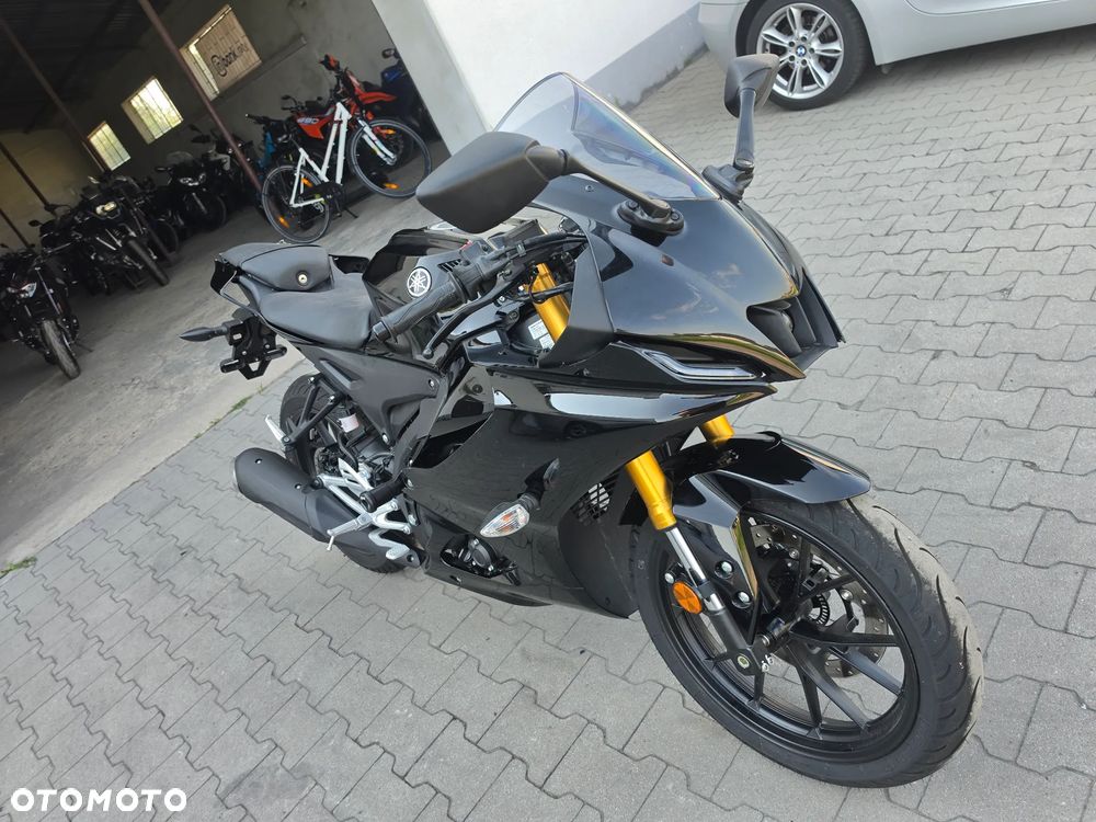 Yamaha YZF - 3