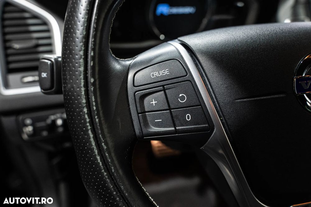 Volvo XC 60 D4 VEA Start-Stop R-Design - 22