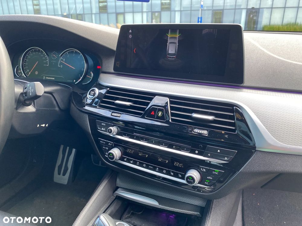 BMW Seria 5 540i xDrive Touring - 21