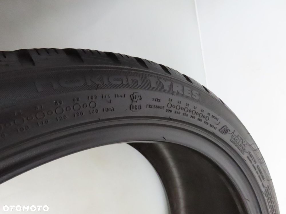 2x 225/40R18 OPONY ZIMOWE Nokian Tyres WR Snowproof 92V XL - 2