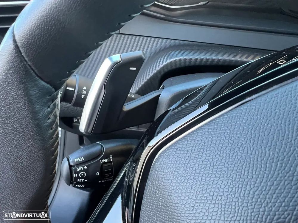 Peugeot 2008 PureTech 130 EAT8 Allure - 28