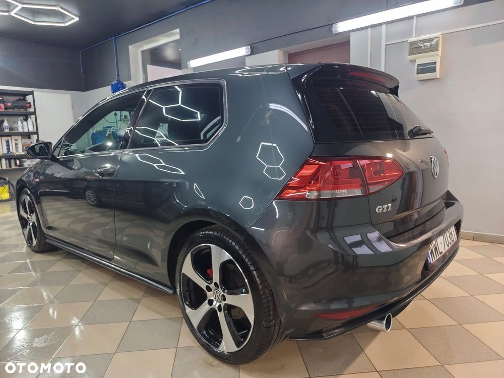 Volkswagen Golf GTI (BlueMotion Technology) DSG - 4