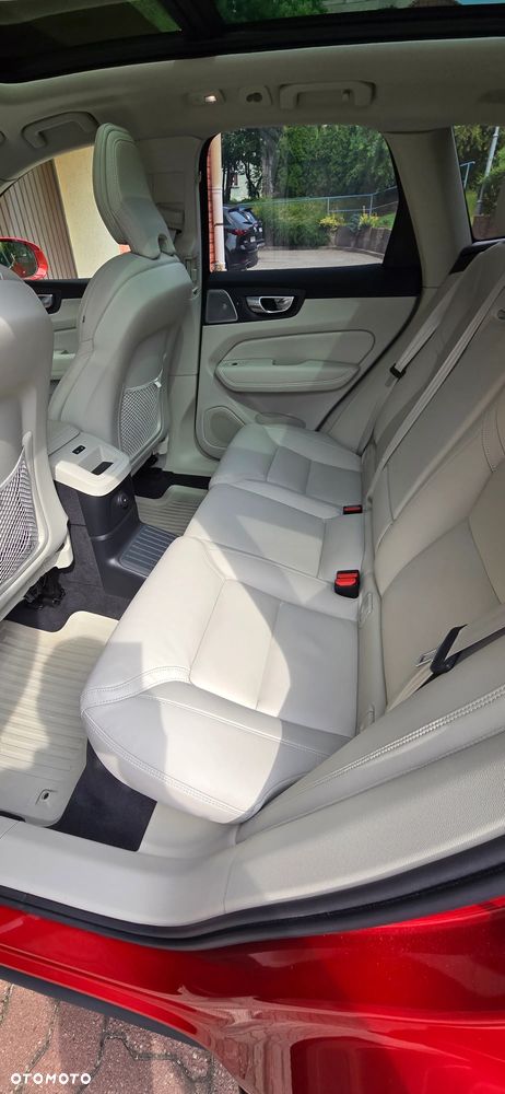 Volvo XC 60 T6 Plug-In Hybrid AWD Ultra Bright - 13