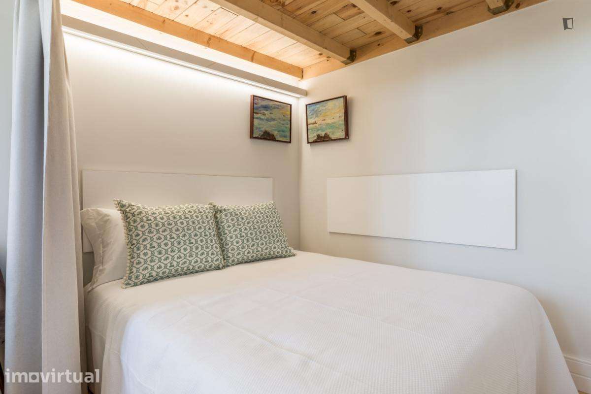 Apartamento com 1 quartos - localizado em Miragaia Porto - Grande imagem: 4/28