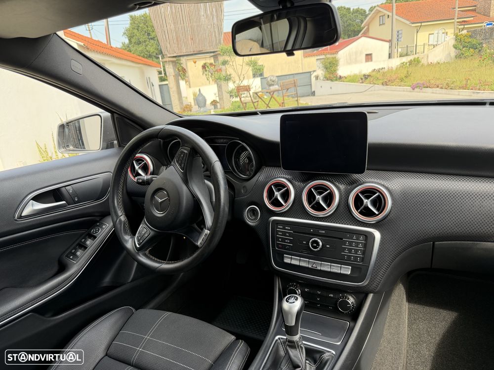 Mercedes-Benz A 180 d AMG Line - 18