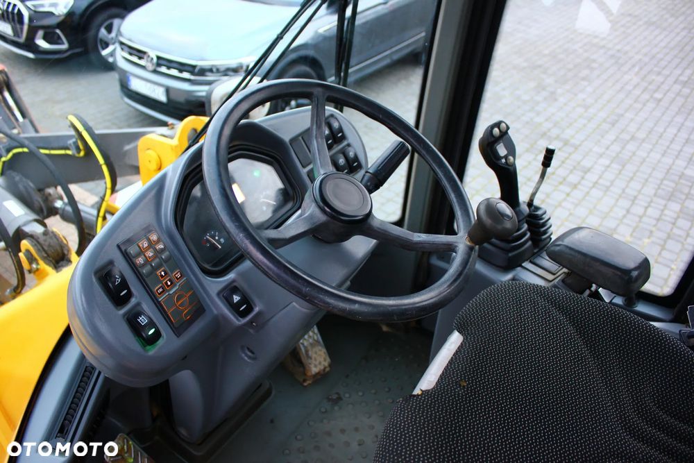 Volvo L30G - 22
