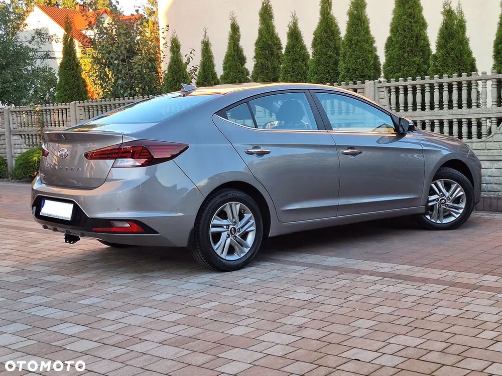 Hyundai Elantra 1.6 Style - 38