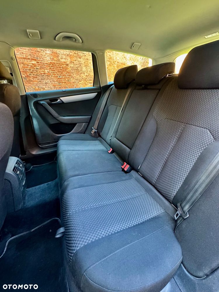 Volkswagen Passat - 19