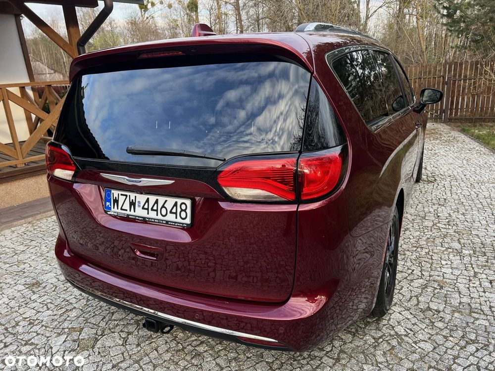 Chrysler Pacifica - 4