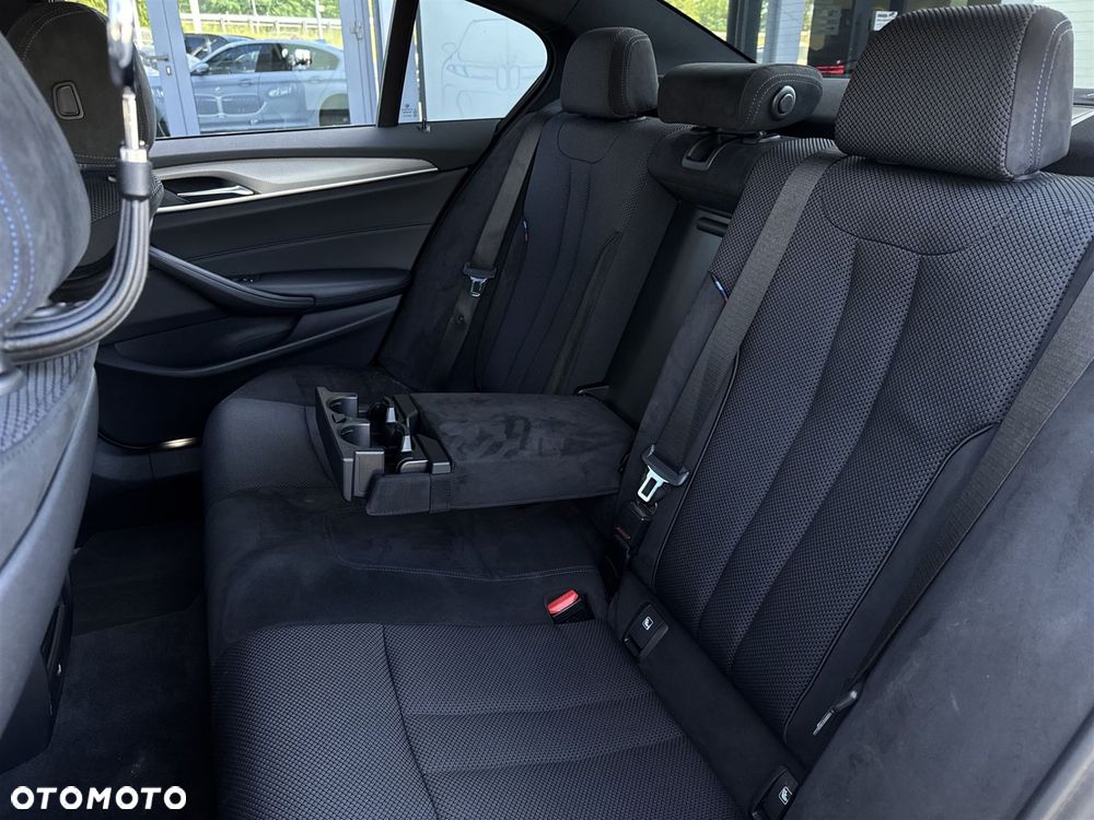 BMW Seria 5 520d xDrive - 23