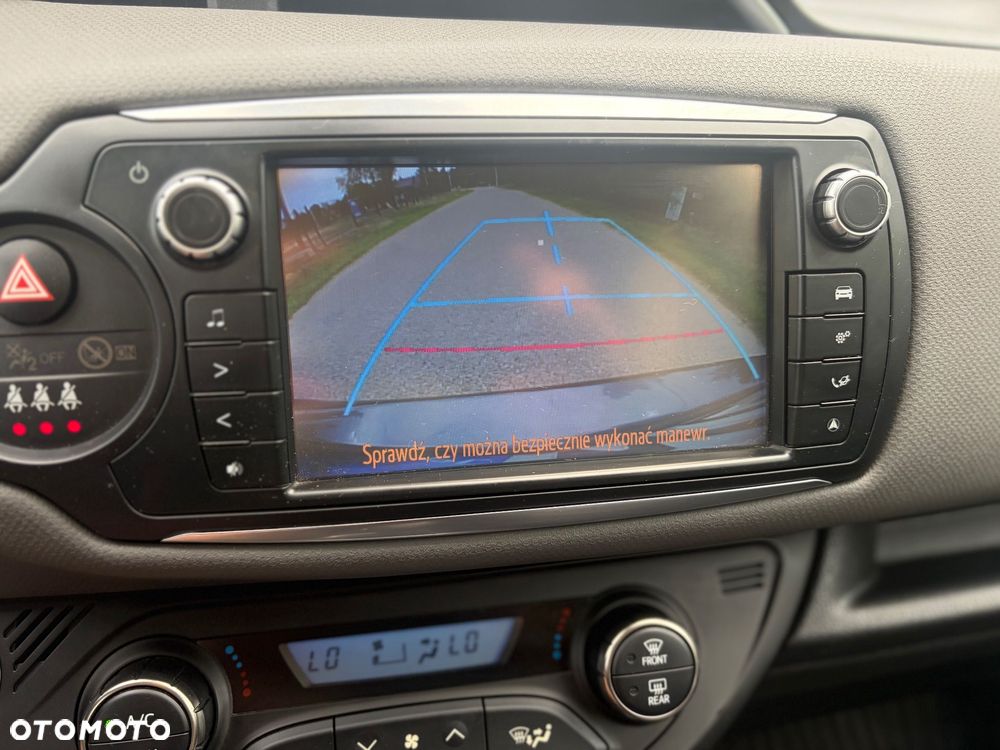 Toyota Yaris Hybrid 100 Active EU6 - 18