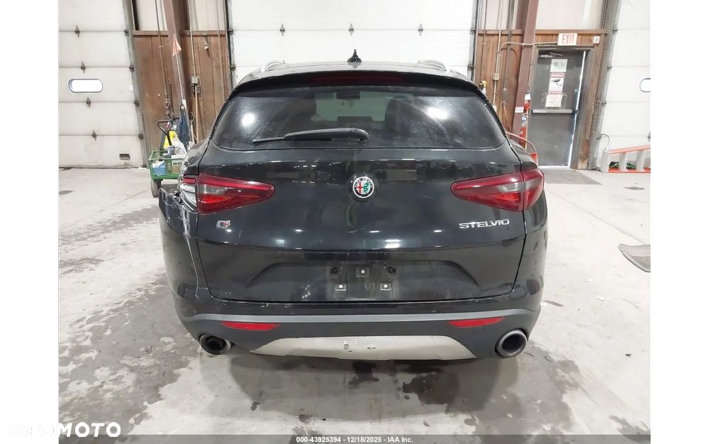 Alfa Romeo Stelvio - 10